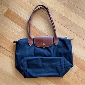 Longchamp Le Pliage Medium Tote in Black